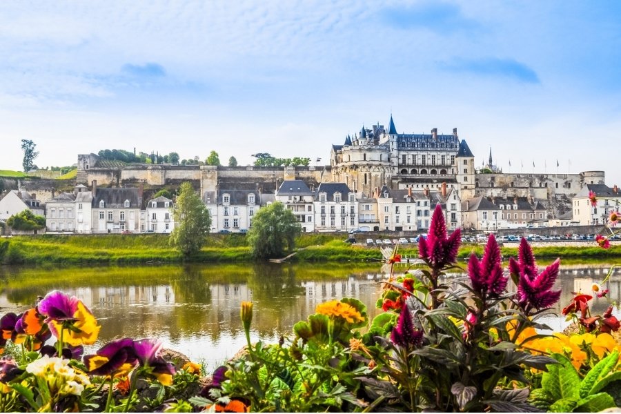 Amboise : le château vu de la Loire