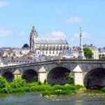 Blois : le pont de la Loire et la cathédrale